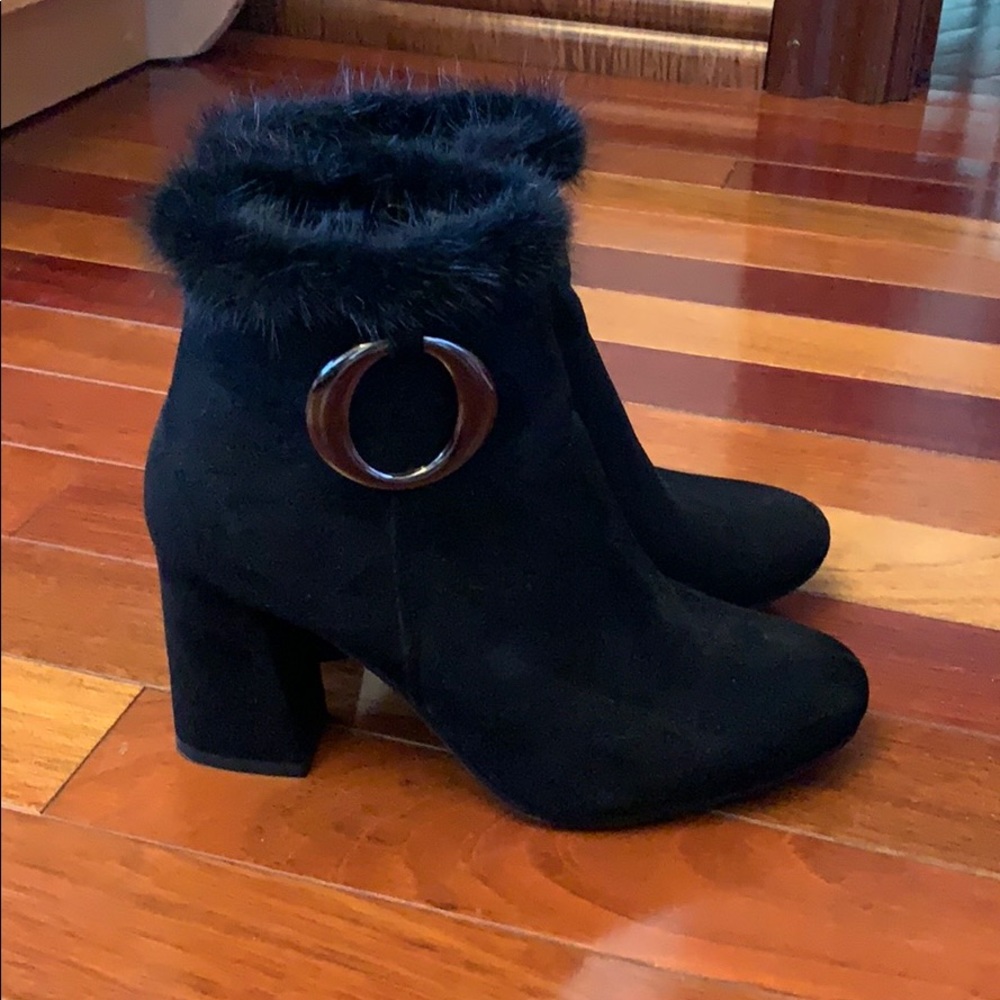 Black booties - Picture 1 of 3